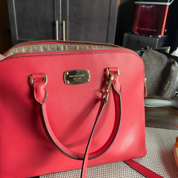 Salmon, pink, Michael Kors bag - Picture 4 of 6